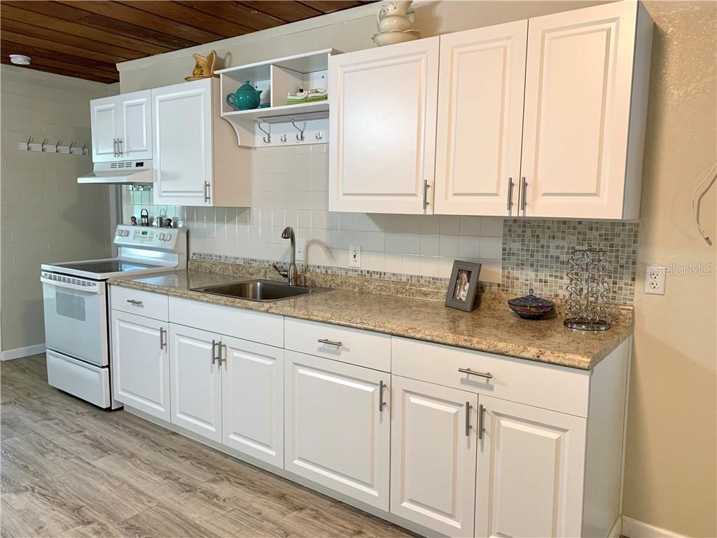 5662  GARDENS DR  #104,SARASOTA,34243